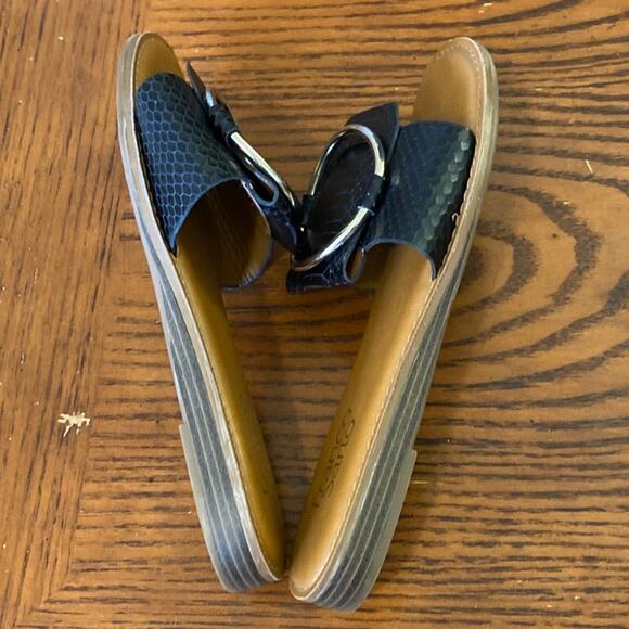 Franco Sarto Slides Slip Ons 8M GLAZE Leather Metal Ring Embellishment USED - Picture 12 of 13